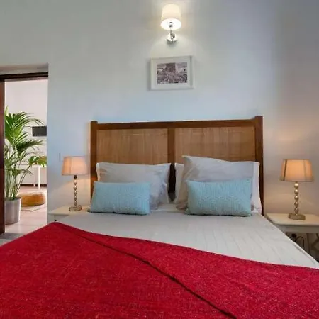Sleeps 2 Wifi Villa *